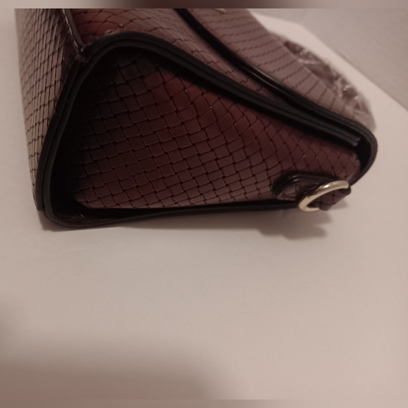 Nwt!! Van heusen hand/shoulder bag (Burgundy) - Picture 4 of 11